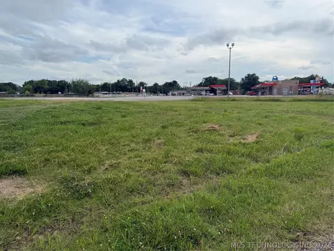 100 W Cedar St, Haskell, OK 74436 photo 12