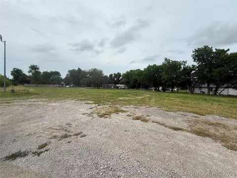 100 W Cedar St, Haskell, OK 74436