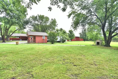 Exterior - 9419 Haskell Dr NW, Broken Arrow, OK 74014 photo 5 of 10