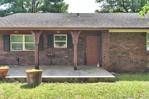 Exterior - 9419 Haskell Dr NW, Broken Arrow, OK 74014 photo 2 of 10