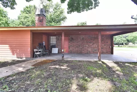 Exterior - 9419 Haskell Dr NW, Broken Arrow, OK 74014 photo 9 of 10