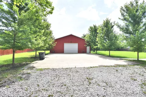 Exterior - 9419 Haskell Dr NW, Broken Arrow, OK 74014 photo 3 of 10