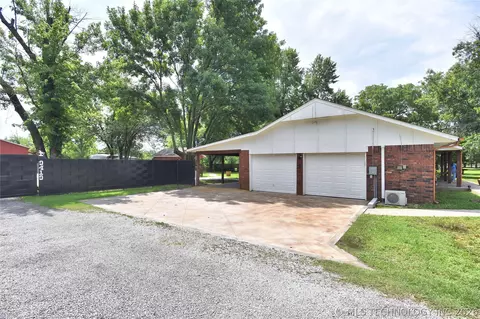 Exterior - 9419 Haskell Dr NW, Broken Arrow, OK 74014 photo 10 of 10