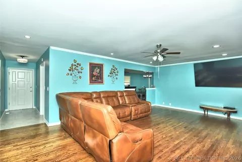 Living - 9419 Haskell Dr NW, Broken Arrow, OK 74014 photo 3 of 3