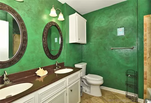 Bath - 9419 Haskell Dr NW, Broken Arrow, OK 74014 photo 1 of 6