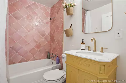 Bath - 1904 E 14th St, Tulsa, OK 74104 photo 1 of 4