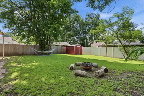 Exterior - 1904 E 14th St, Tulsa, OK 74104 photo 4 of 5