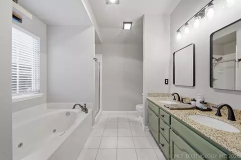 Bath - 9007 E 76th St, Tulsa, OK 74133 photo 2 of 4
