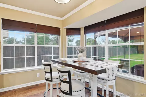 Dining - 9007 E 76th St, Tulsa, OK 74133 photo 3 of 3