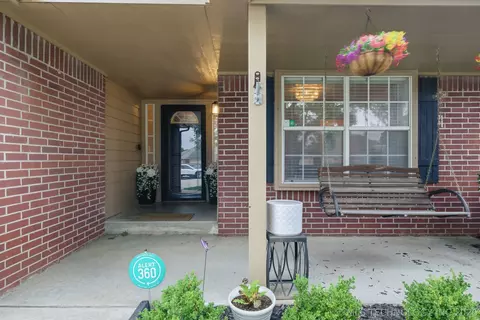 Exterior - 9007 E 76th St, Tulsa, OK 74133 photo 5 of 10