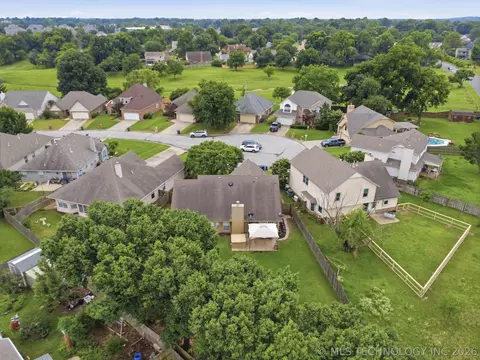View/Area - 9007 E 76th St, Tulsa, OK 74133 photo 4 of 5