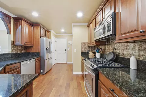 Kitchen - 9007 E 76th St, Tulsa, OK 74133 photo 1 of 3