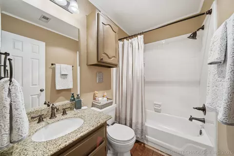 Bath - 9007 E 76th St, Tulsa, OK 74133 photo 4 of 4