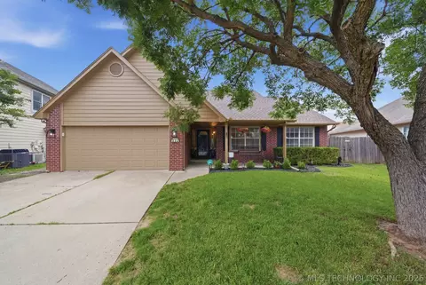 9007 E 76th St, Tulsa, OK 74133