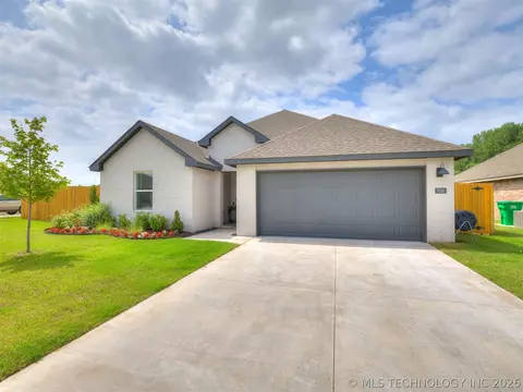 7030 E 155th Pl S, Bixby, OK 74008