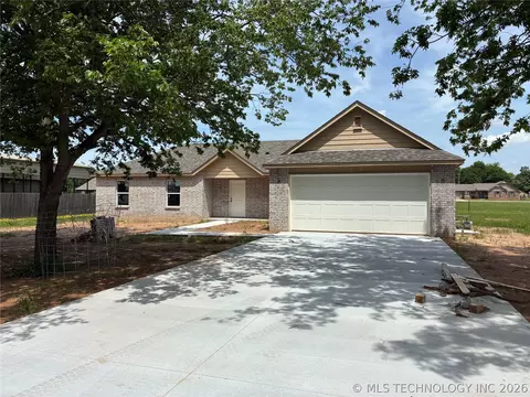 504 NW 7th St, Wagoner, OK 74467