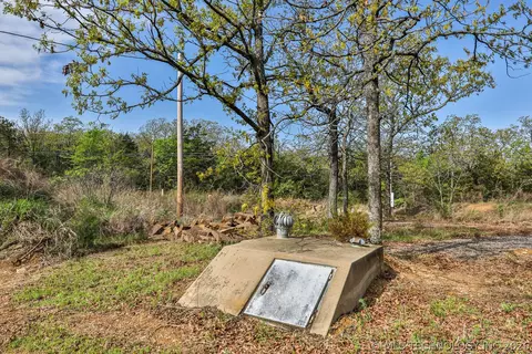 849 Dozer Rd, Eufaula, OK 74432 photo 2