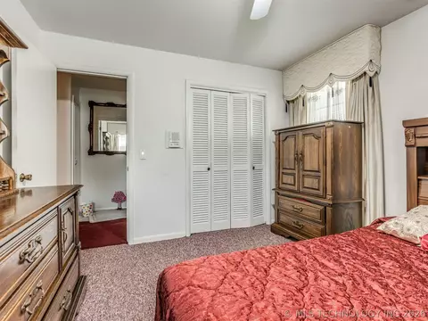 Bedroom - 1201 E 4th St, Okmulgee, OK 74447 photo 4 of 9