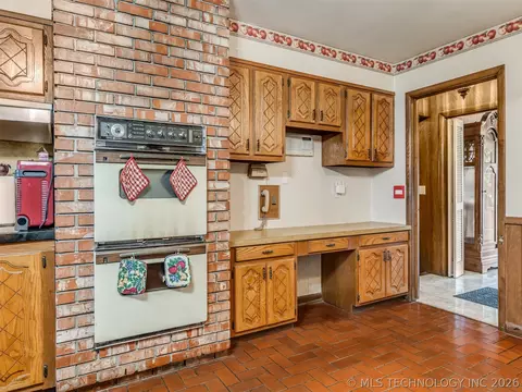 Kitchen - 1201 E 4th St, Okmulgee, OK 74447 photo 5 of 5