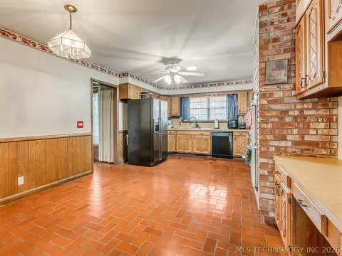Kitchen - 1201 E 4th St, Okmulgee, OK 74447 photo 3 of 5