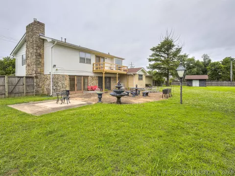 Exterior - 1201 E 4th St, Okmulgee, OK 74447 photo 4 of 7