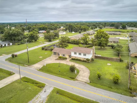 View/Area - 1201 E 4th St, Okmulgee, OK 74447 photo 3 of 6
