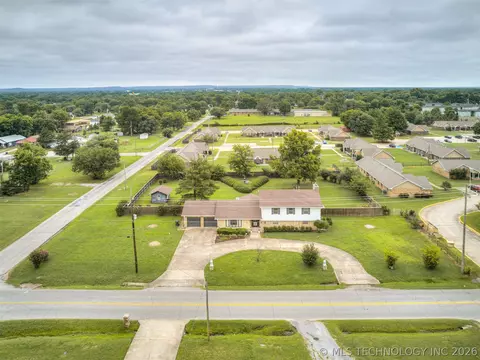 View/Area - 1201 E 4th St, Okmulgee, OK 74447 photo 2 of 6