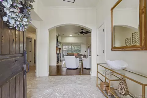 Entry Way - 1225 E 134th St, Glenpool, OK 74033 photo 1 of 3