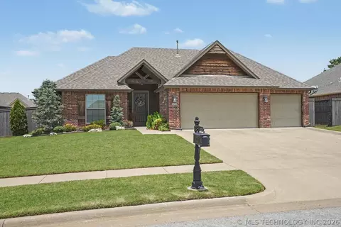 Exterior - 1225 E 134th St, Glenpool, OK 74033 photo 2 of 4