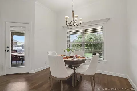 Dining - 1225 E 134th St, Glenpool, OK 74033 photo 2 of 3