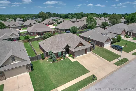 View/Area - 1225 E 134th St, Glenpool, OK 74033 photo 3 of 5