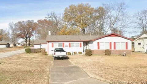 1721 E 13th St, Okmulgee, OK 74447