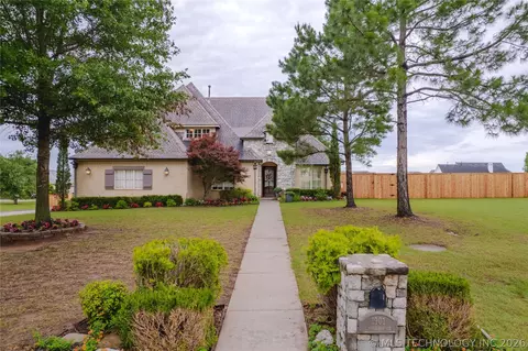 1901 E Woodland Cir, Muskogee, OK 74403