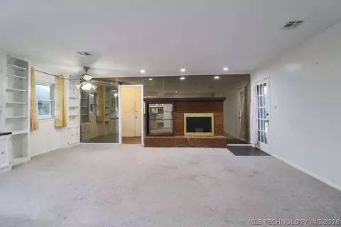 Living - 9527 E 34th St, Tulsa, OK 74145 photo 4 of 9