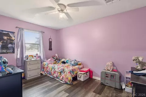 Bedroom - 2801 E 480, Pryor, OK 74361 photo 2 of 4