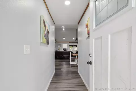 Entry Way - 2801 E 480, Pryor, OK 74361 photo 1 of 3