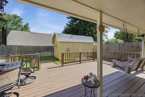 Exterior - 1085 E 138th St, Glenpool, OK 74033 photo 3 of 9