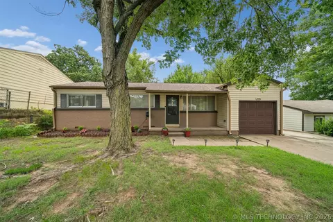 1006 Forest Dr, Sand Springs, OK 74063