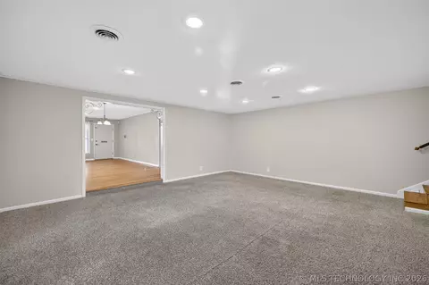 Living - 5813 E 20th St, Tulsa, OK 74112 photo 7 of 10
