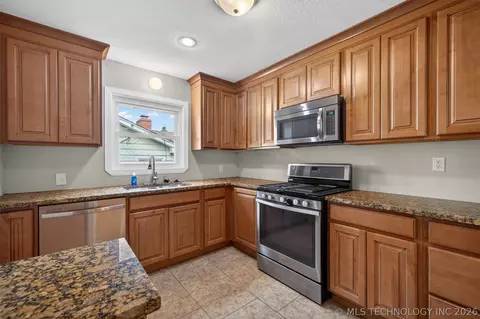 Kitchen - 5813 E 20th St, Tulsa, OK 74112 photo 3 of 3