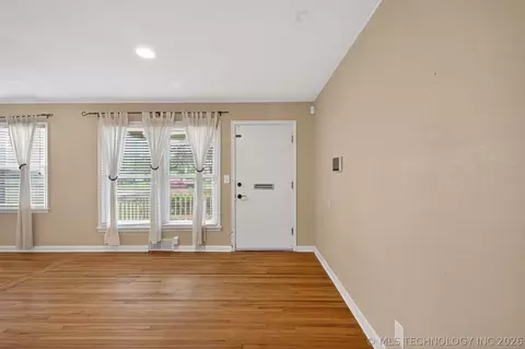 Entry Way - 5813 E 20th St, Tulsa, OK 74112 photo 1 of 1