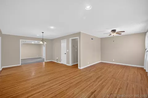 Living - 5813 E 20th St, Tulsa, OK 74112 photo 6 of 10