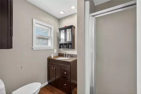Bath - 5813 E 20th St, Tulsa, OK 74112 photo 2 of 2