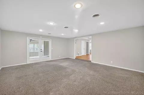 Living - 5813 E 20th St, Tulsa, OK 74112 photo 8 of 10