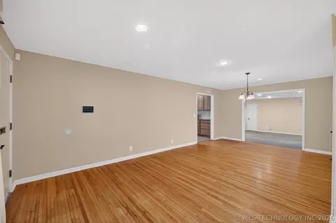Living - 5813 E 20th St, Tulsa, OK 74112 photo 5 of 10