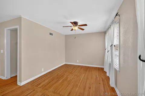 Living - 5813 E 20th St, Tulsa, OK 74112 photo 3 of 10