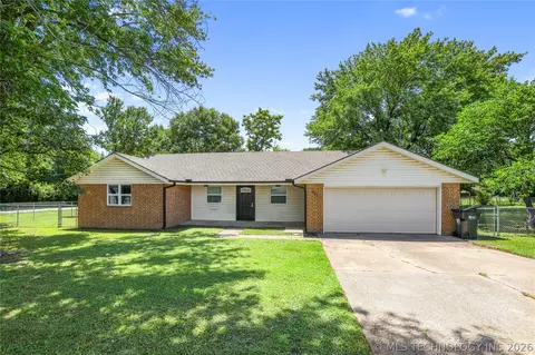 485 S Maple St, Oologah, OK 74053