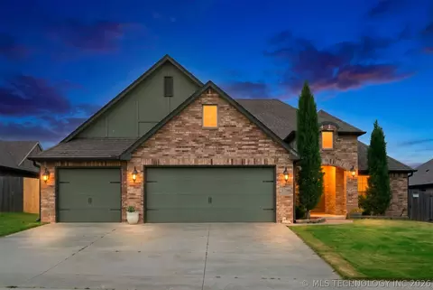 8108 N 76th East Ave, Owasso, OK 74055
