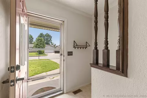Entry Way - 11411 E 37th Pl, Tulsa, OK 74146 photo 3 of 7
