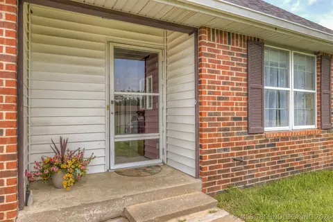 Exterior - 11411 E 37th Pl, Tulsa, OK 74146 photo 3 of 8